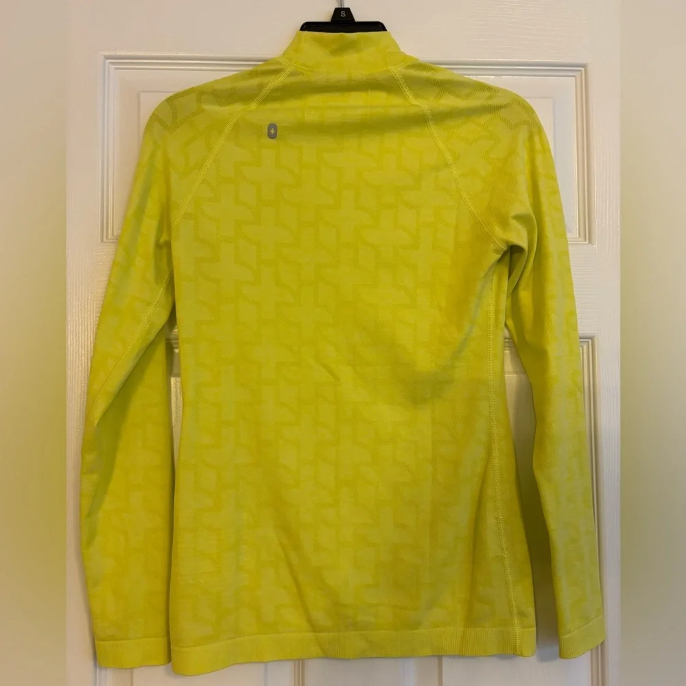 FIGS Seamless Long Sleeve - Picture 2 of 6